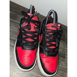 Nike Court Borough Low 2 GS Youth Size 5Y/ 6.5 Women.  E-13